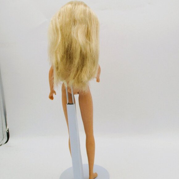 1987 Hasbro Maxi Doll Blonde Hair Striking Blue Eyes Redressed In White Dress Wi - Picture 5 of 6